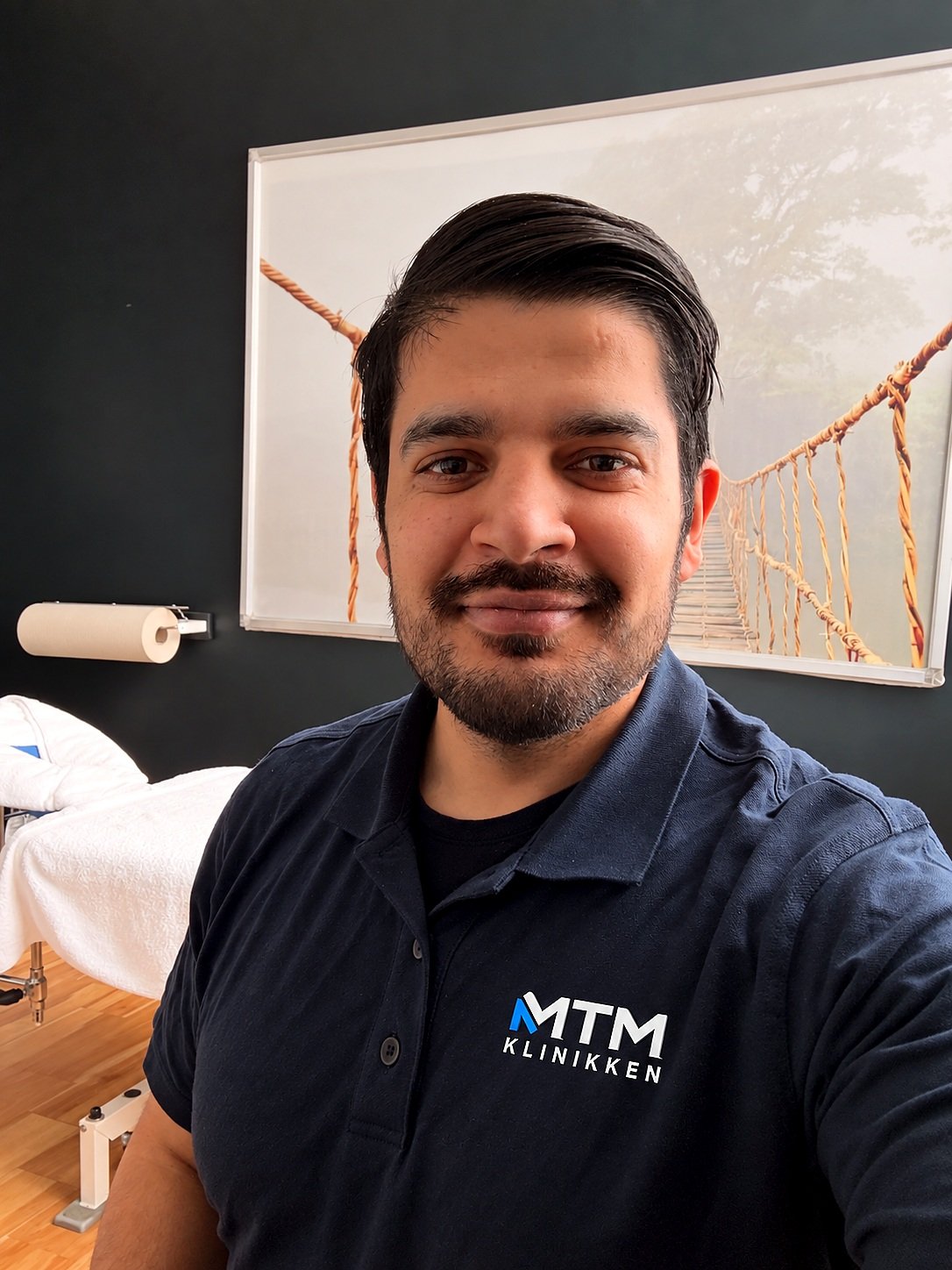 Tarron Mozdoorzoy, muskelterapeut hos MTM Klinikken